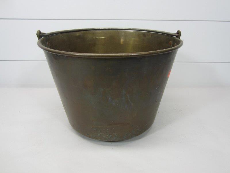 LARGE BRASS PAIL W/ HANDLE INTACT (1 of 6)
