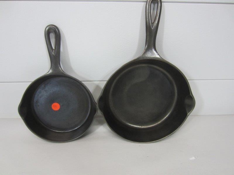 LOT OF 2 WAPAK CAST IRON SKILLETS # 3 & # 5 (1 of 6)