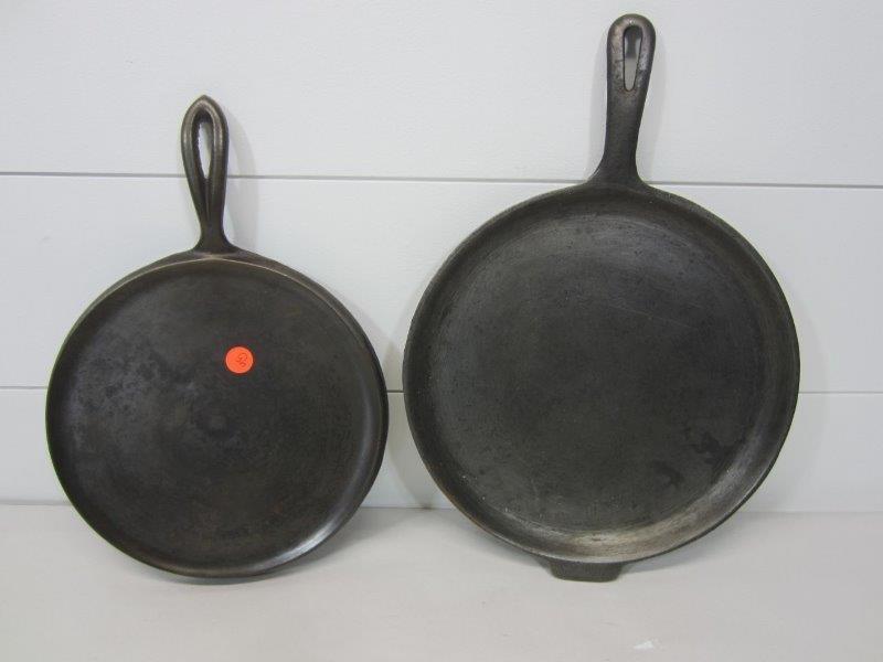 LOT OF 2 CAST IRON GRIDDLES ERIE NO. 8  & WAGNER WARE (1 of 7)