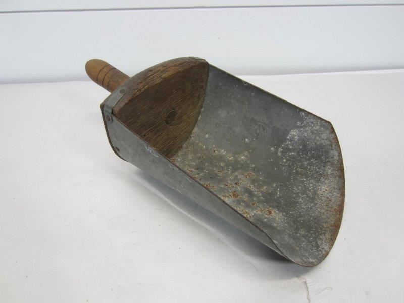PRIMITIVE TURNED WOOD HANDLE METAL GRAIN SCOOP (1 of 6)