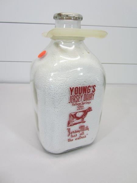 VINTAGE YOUNGS JERSEY DAIRY 1 GALLON MILK BOTTLE (1 of 5)