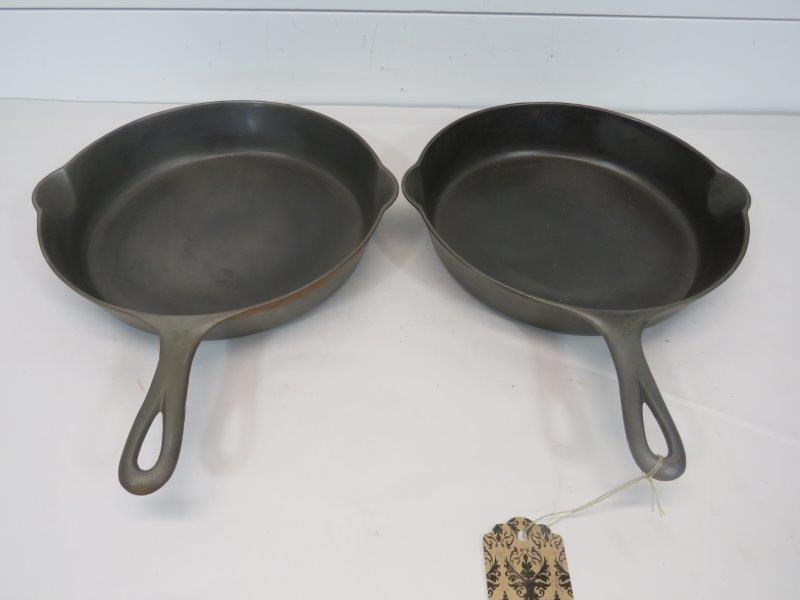 Griswold Small Logo No.9 Cast Iron Skillets (1 of 14)