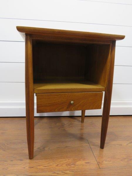Mid Century End Table: With open section and a single low drawer. Sturdy and in very fine condition. No maker known. 26" x 20" x 16" Opening: 9" H This piece is available for PICK-UP or DELIVERY only. 