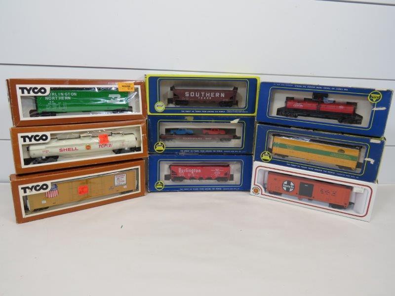 TYCO HO Scale Train Freight Cars (9): All are in original packaging. Size range - 5" L to 7" L 