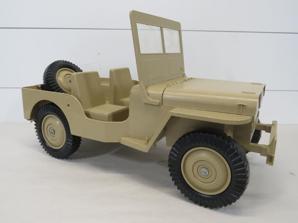 GI Joe Plastic Toy Jeep (1 of 12)