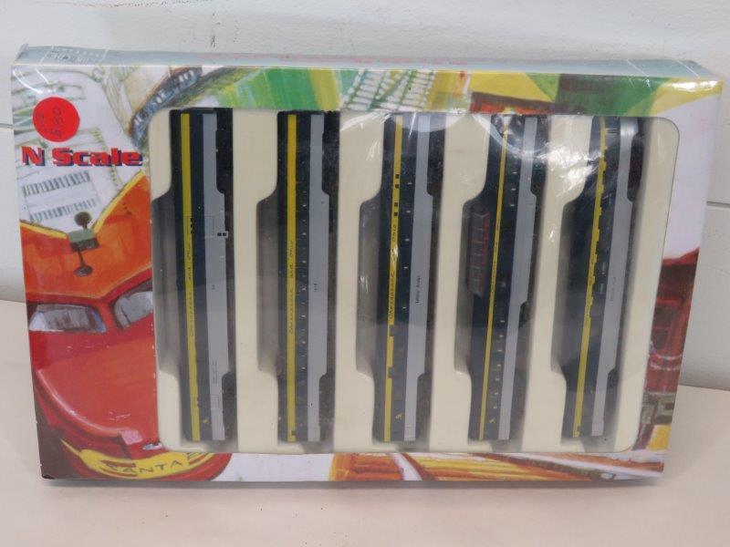 Con-Cor N Scale Model Train Chesapeake & Ohio Passenger (1 of 6)