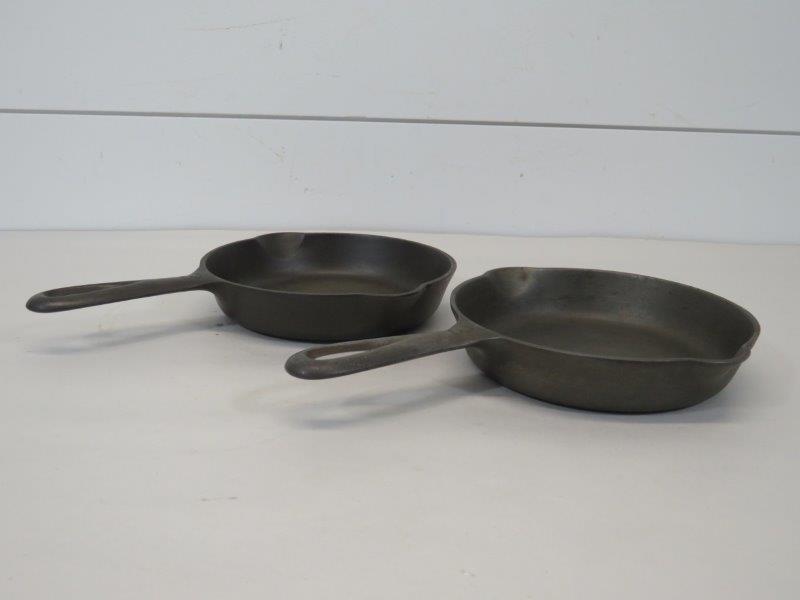 Griswold Large Logo No. 3 Skillets / One w/ Fire Ring (1 of 10)