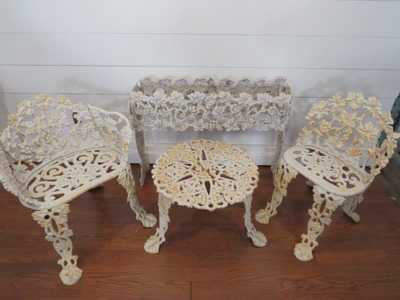 Ornate Cast Iron Garden Set (4) (1 of 18)