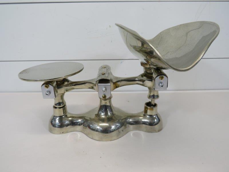 Jacobs White Brass Balance Scale (1 of 7)