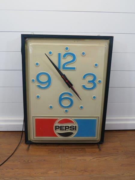 Vintage Electric Pepsi Dealer/Store Clock Display Sign (1 of 4)