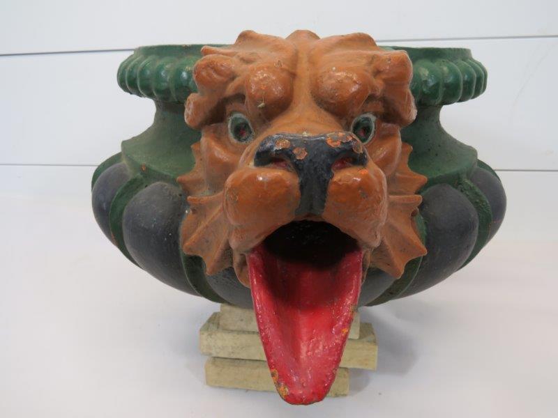 Ornate Painted Lion Head Cast Iron Rain Gutter Corner (1 of 7)