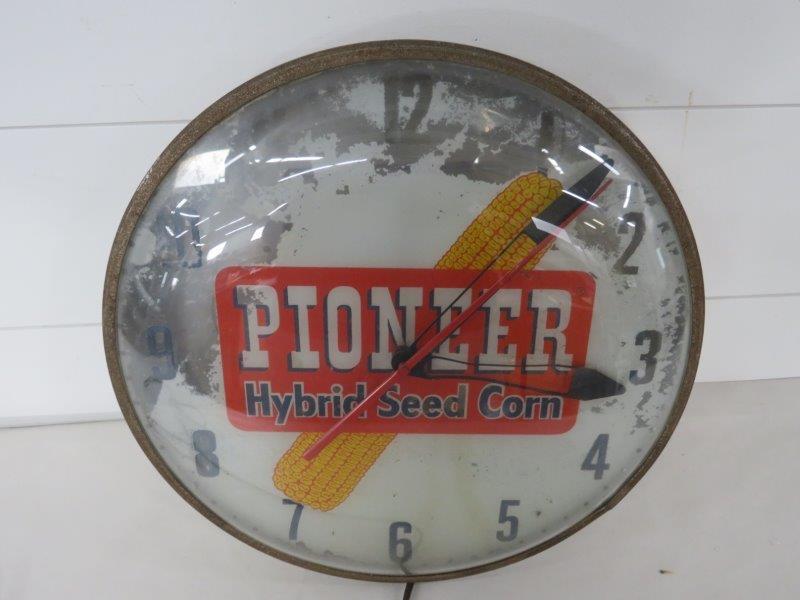 Pioneer Hybrid Seed Corn PAM Clock (1 of 11)