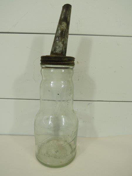 Marquette Mfg Co - Saint Paul, MN Slant Top Oil Bottle (1 of 6)