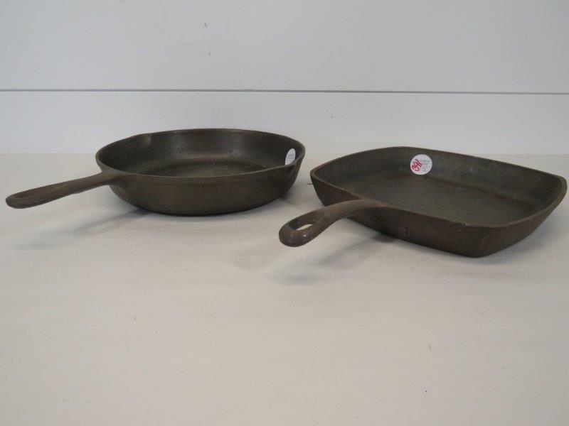 Cast Iron Skillets (2) (1 of 15)