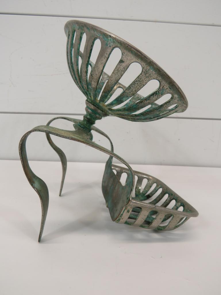 Antique Brass Bath Tub Soap & Sponge Holder (1 of 12)