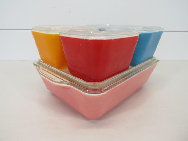 4 Vintage Pyrex Lidded Refrigerator Dishes (1 of 11)