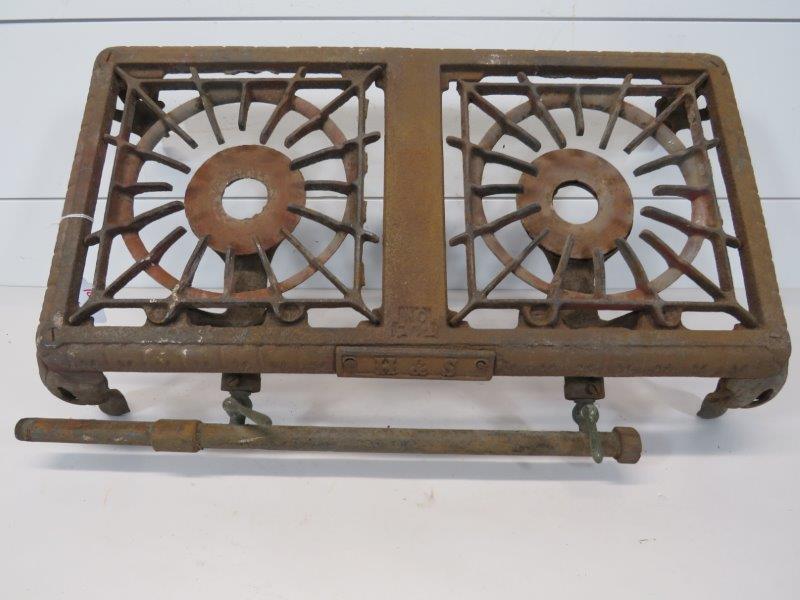 H & S  Cast Iron Two Burner Stove (1 of 13)