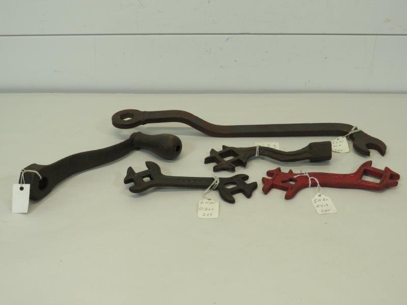 Early International Harvester Tools  (5) (1 of 14)