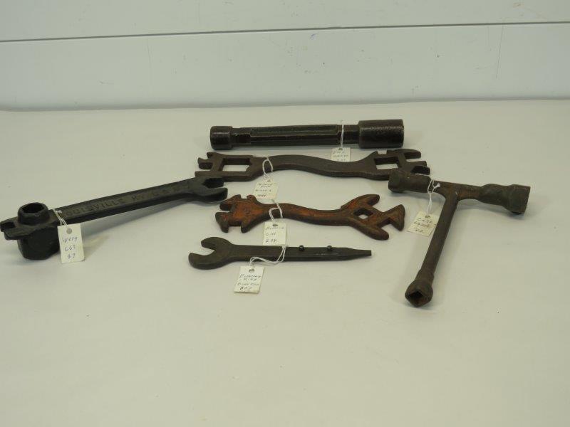 Mixed Lot of Implement Tools Inc. IH-Case-Roderick Etc. (1 of 19)