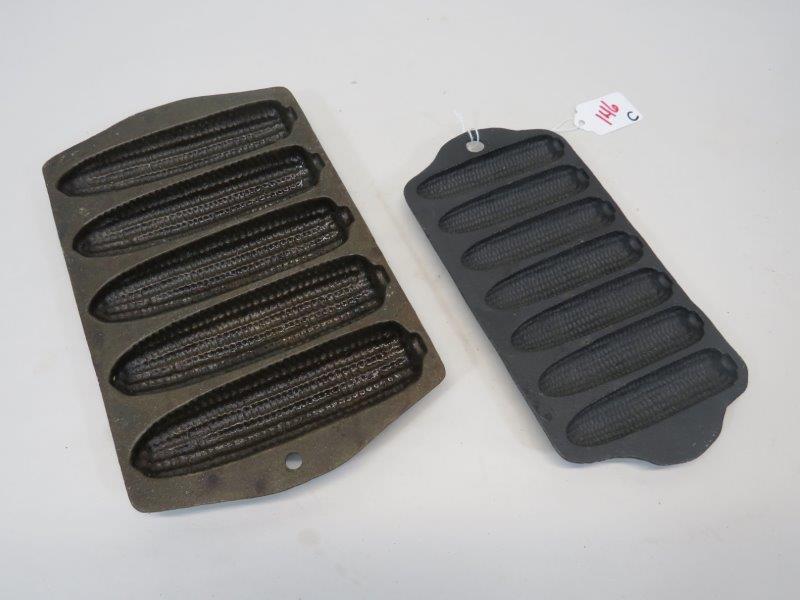 Griswold & Duraware Cast Iron Corn Stick Pans (2) (1 of 12)