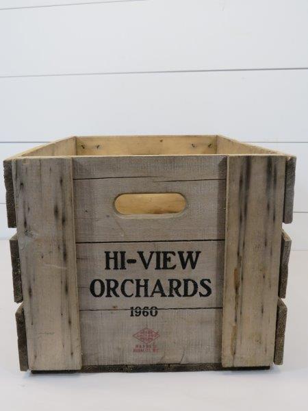 HI-View Orchards 1960 Wood Crate (1 of 5)