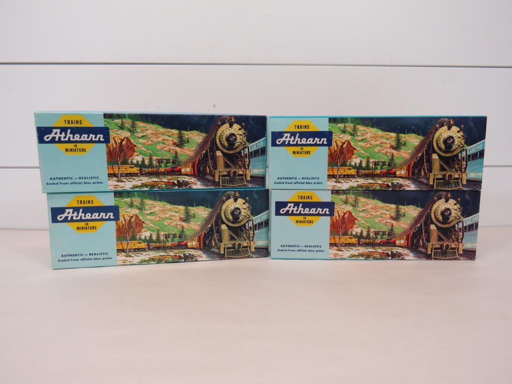Athearn HO Scale Southern Pacific Passenger Car Kits: In original packaging. 