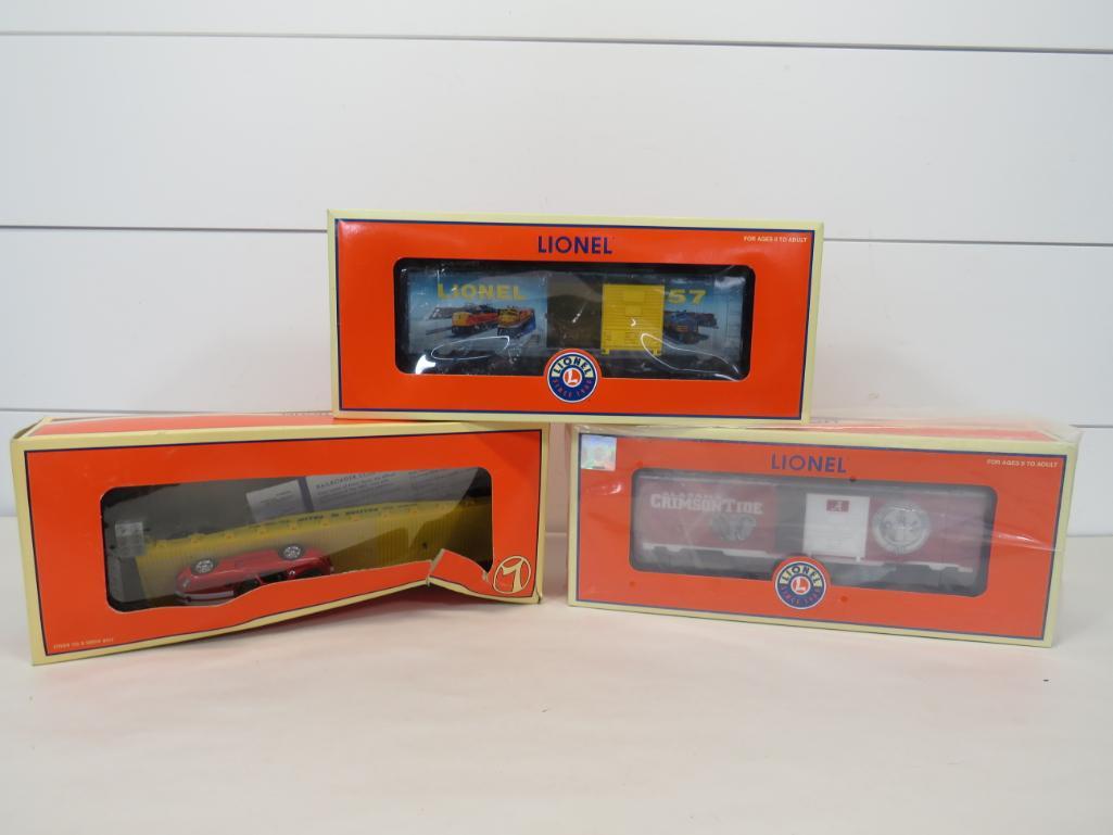 Lionel O Gauge Box Cars & Flat Car: In original packaging with damage to flat car box. One Dodge Viper car is missing. 6-17527 6-39287 6-29944 Approx. 10" L 