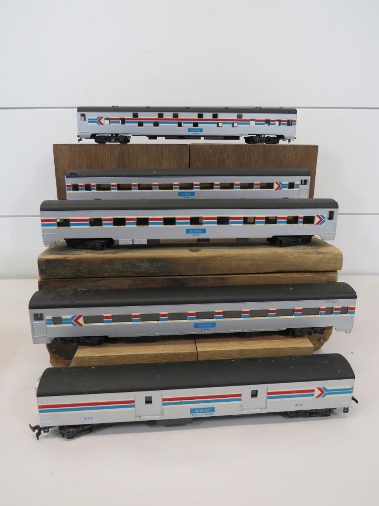 Rivarossi Amtrak HO Scale Passenger Car Set (5) (1 of 6)