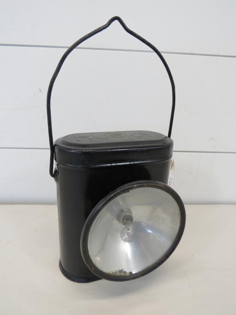 Early Delta Husky Dry Cell Lantern (1 of 10)