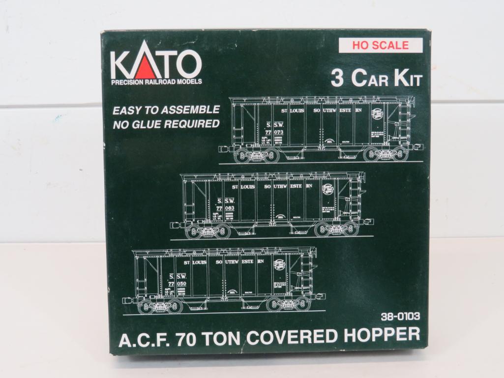 Kato HO Scale 3-Car 70 Ton Covered Hopper Set (1 of 8)