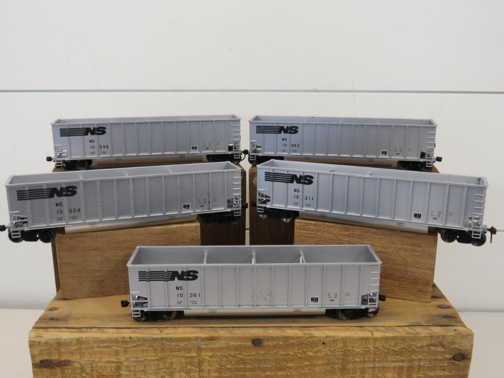 Walthers HO Scale Norfolk Southern Hopper Cars (5) (1 of 6)