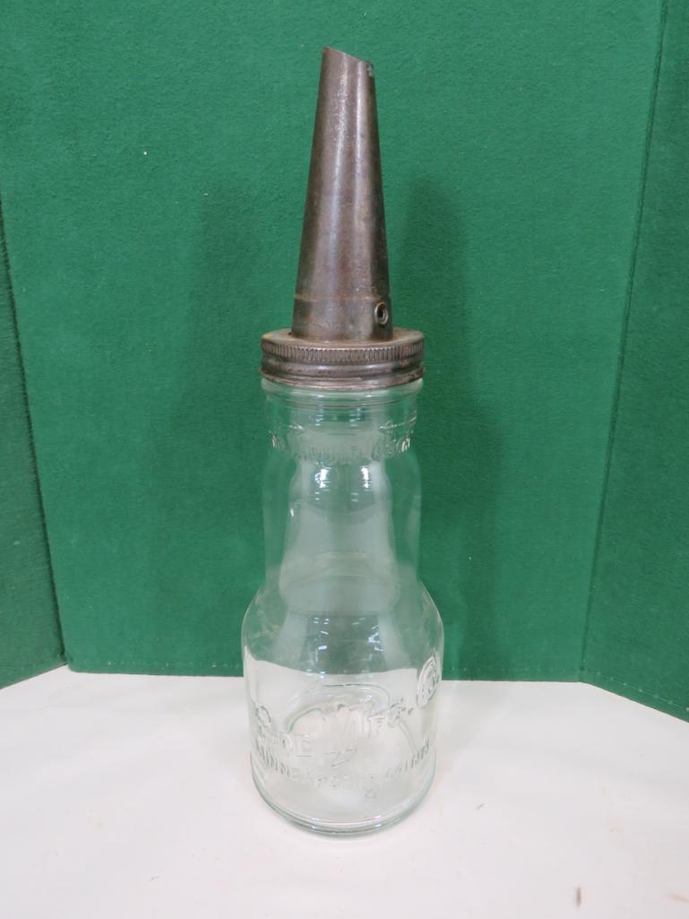 Boe Mfg. Co. 1 QT Glass Oil Bottle with Spout (1 of 8)