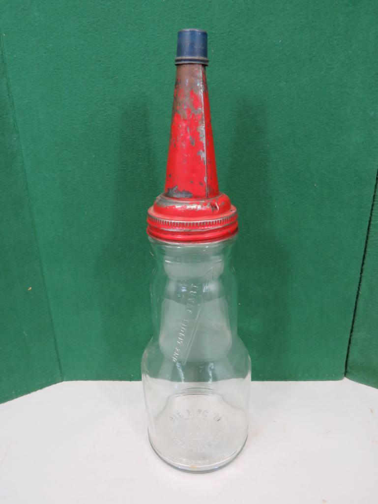 Boe Mfg. Co. 1 QT Glass Oil Bottle with Spout (1 of 10)