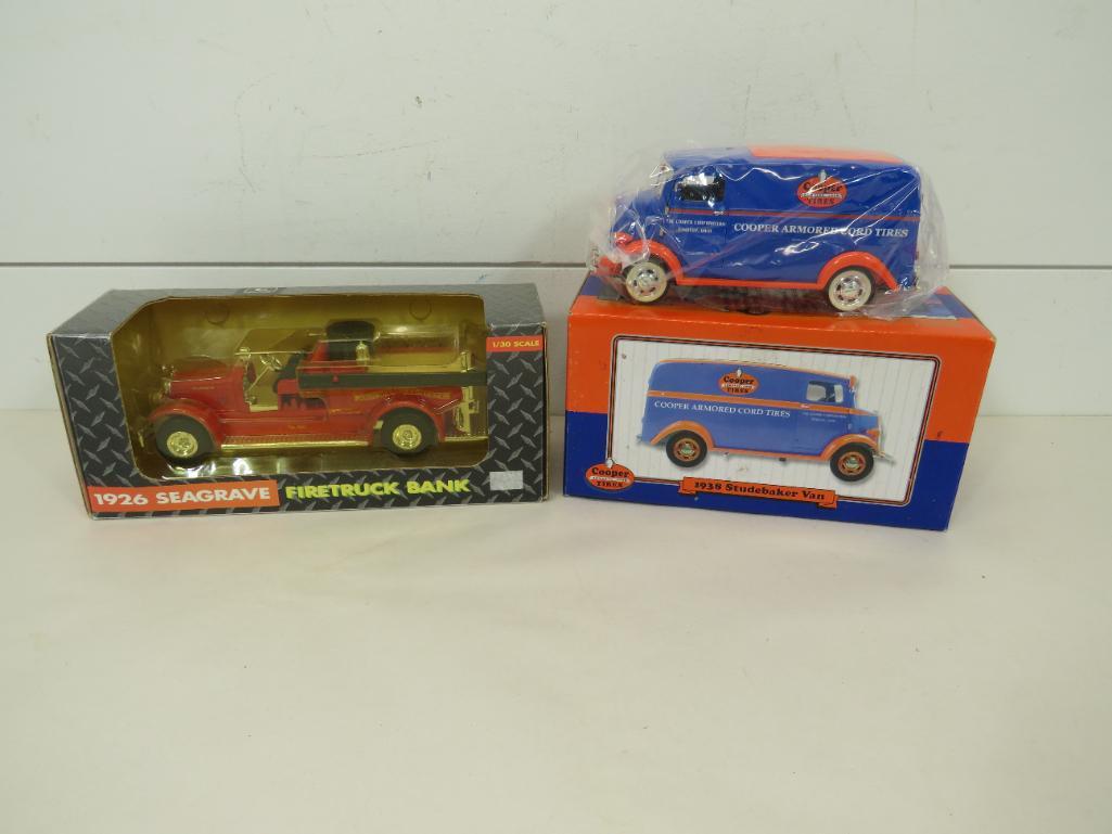Ertl 1926 Seagrave Firetruck & 1938 Studebaker Van (1 of 7)