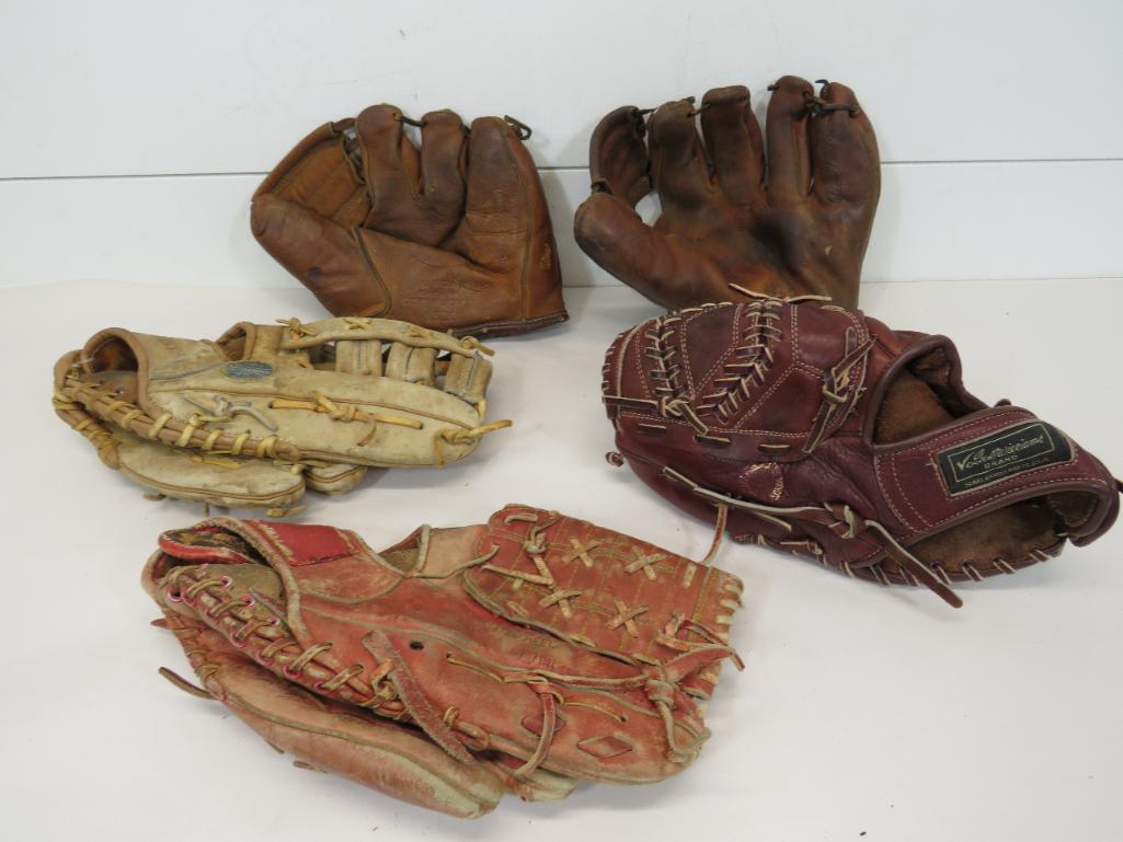 Vintage Leather Baseball Gloves (5) (1 of 19)