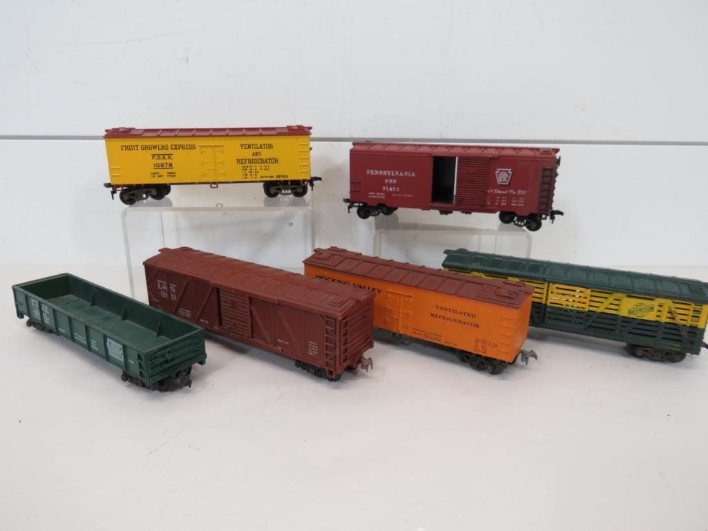 Varney HO Scale Freight Cars- Spring Trucks (6) (1 of 9)