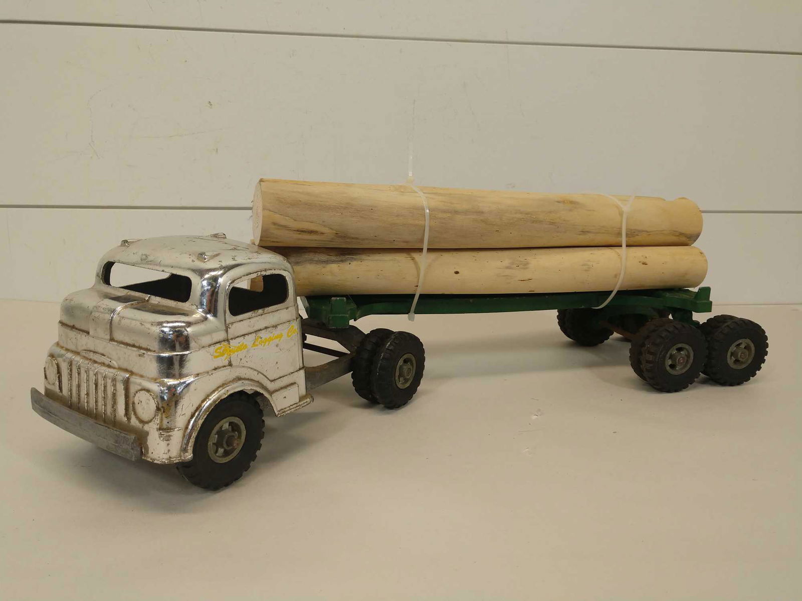Structo  Logging Truck (1 of 12)