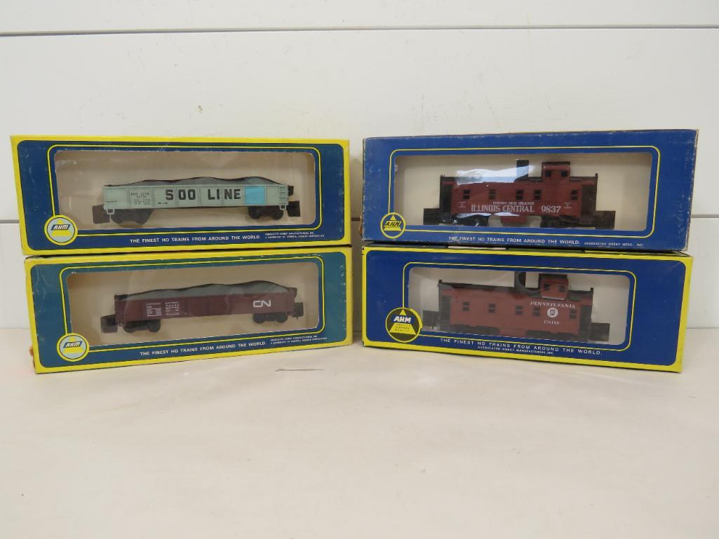 AHM HO Scale Freight Cars & Cabooses (4) (1 of 6)