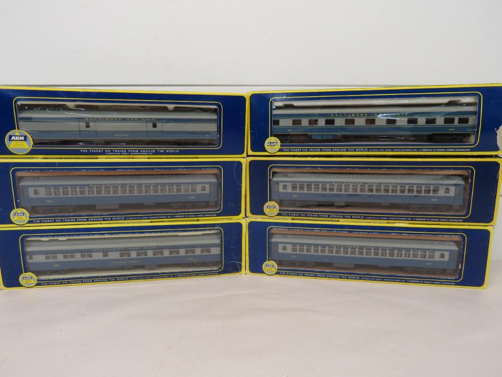AHM/Rivarossi HO Scale Passenger Car Set (6) (1 of 10)