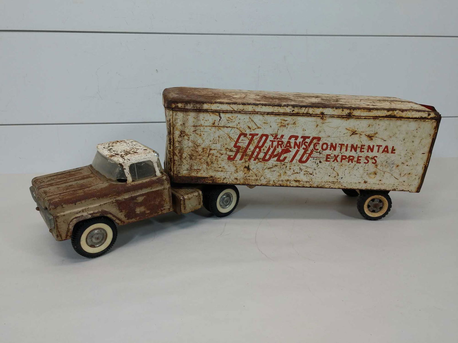 Nylint Truck & Structo Trailer (1 of 14)