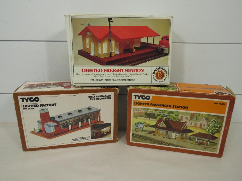 TYCO & Bachmann HO Buildings in Boxes (3) (1 of 13)