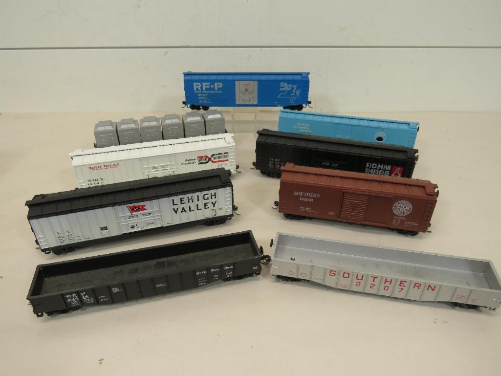 Athearn HO Scale Freight Cars-Knuckle Couplers (1 of 12)