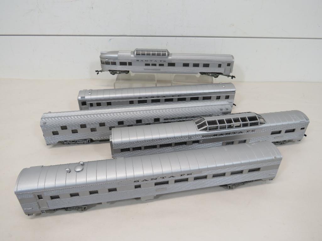 Con-Cor HO Scale Santa Fe Passenger Cars (5) (1 of 9)