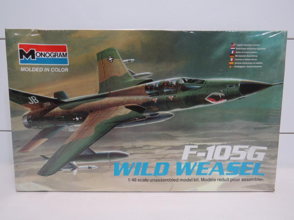 Monogram F-105 G Wild Weasel US Supersonic Bomber 1:48 (1 of 8)