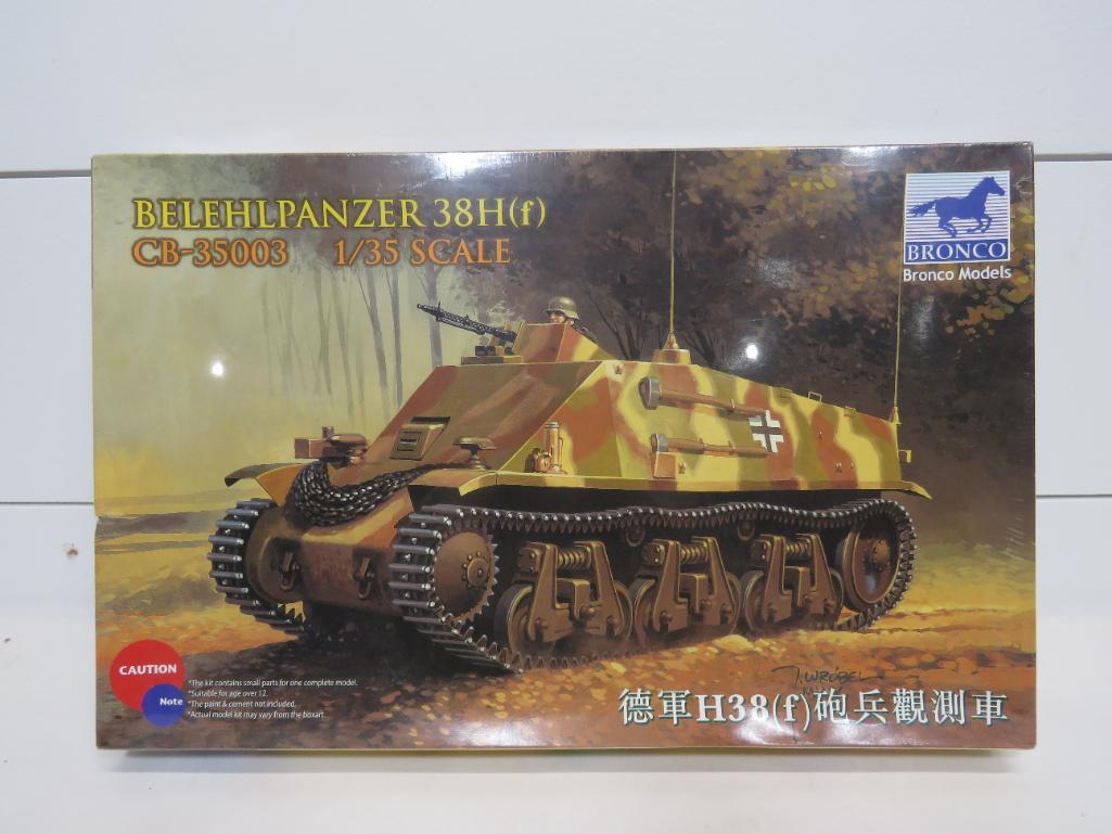 Bronco Models Belehpanzer 38H(f) Tank 1:35 Scale Kit (1 of 8)