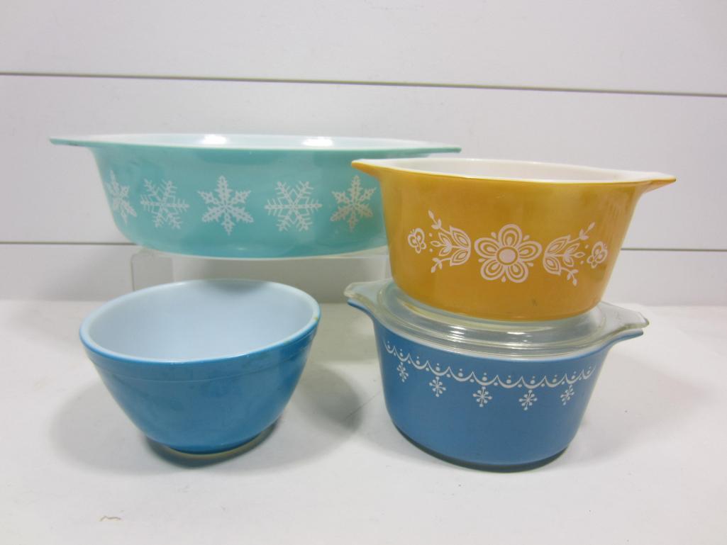 Lot of Pyrex Baking Dishes and Mixing Bowl (4) (1 of 16)