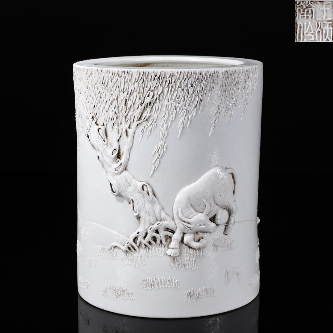 Monochrome Brushpot: Monochrome Brushpot 11*13.8cm;960g