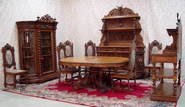 10 PIECE HEAVILY CARVED QUARTER SAWN OAK DINNING R