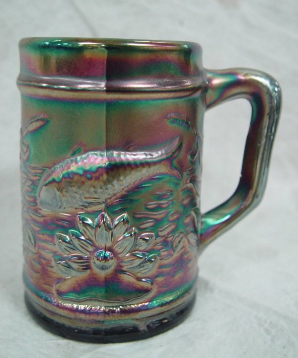 PURPLE CARNIVAL GLASS MUG WITH FISH 4" TALL 3 3/4"