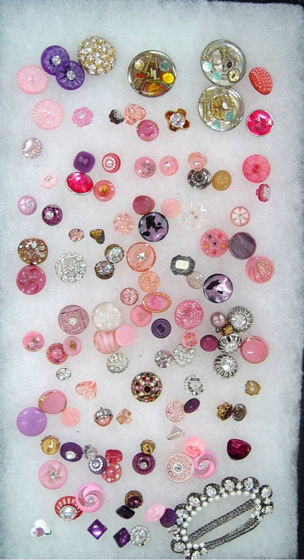 1 LOT OF ANTIQUE BUTTONS